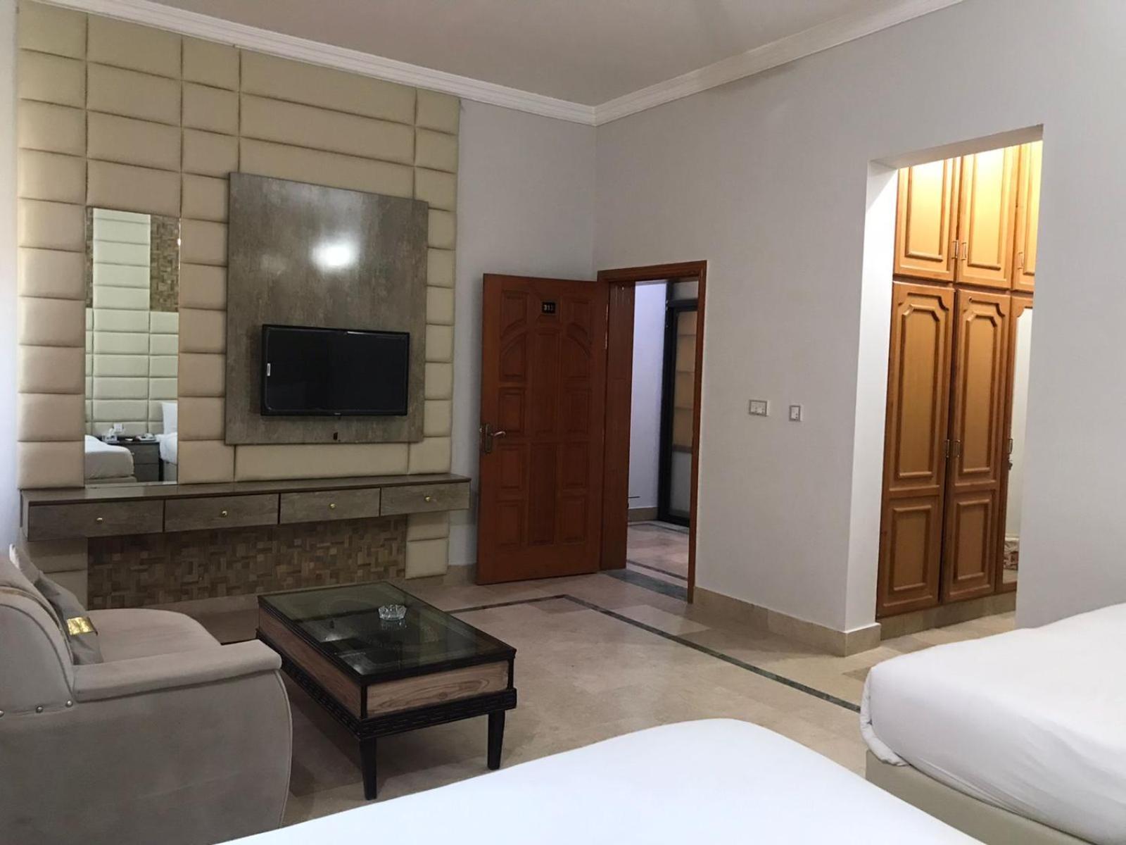 Hayat Grand Guest House Islamabad Ngoại thất bức ảnh